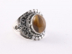 22057 Bewerkte zilveren ring met tijgeroog