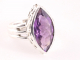 25323 Bewerkte zilveren ring met amethist