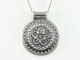 40816+HK Traditionele ronde bewerkte zilveren hanger aan ketting