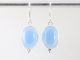 54652 Fijne zilveren oorbellen met blauwe chalcedoon