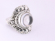 21410 Bewerkte zilveren ring met bergkristal