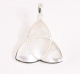 42683 Zilveren triquetra hanger met parelmoer