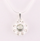 41603+HK Fijne bloemvormige zilveren hanger met groene amethist aan ketting