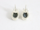 55404 Ovale hoogglans zilveren oorstekers met abalone schelp