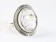 24760 Bewerkte zilveren ring met bergkristal