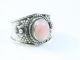 24619 Bewerkte zilveren ring met roze opaal