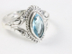 25107 Fijne bewerkte zilveren ring met blauwe topaas