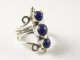 20558 Opengewerkte zilveren ring met 3 lapis lazuli stenen