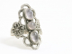 25426 Bewerkte zilveren ring met 3 rozenkwarts stenen